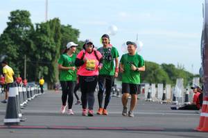 BIB: 
                            <button type="button" onclick="openModal(5247225)" class="btn btn-primary btn-sm float-right btn-popup" data-toggle="modal" data-target=".modal-high-quality">
                        <i class="fas fa-shopping-cart"></i> Add to Cart
                    </button>
                                            <button type="button" onclick="isThisMe(5247225, true)" class="btn btn-success btn-sm float-right btn-popup btn-isme hidden" data-toggle="tooltip" data-placement="bottom" title="นี่คือรูปของคุณใช่ไหม คลิกที่นี่เพื่อเอาเข้าอัลบั้ม">
                        <i class="fas fa-plus"></i> Add to album
                    </button>
                    <button type="button" onclick="isThisMe(5247225, false)" class="btn btn-warning btn-sm float-right btn-popup btn-isnotme hidden">
                        <i class="fas fa-ban"></i> Remove from album
                    </button>